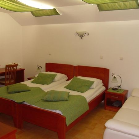 Gostilna In Prenocisce Kocjan Hotell Bizeljsko Rom bilde