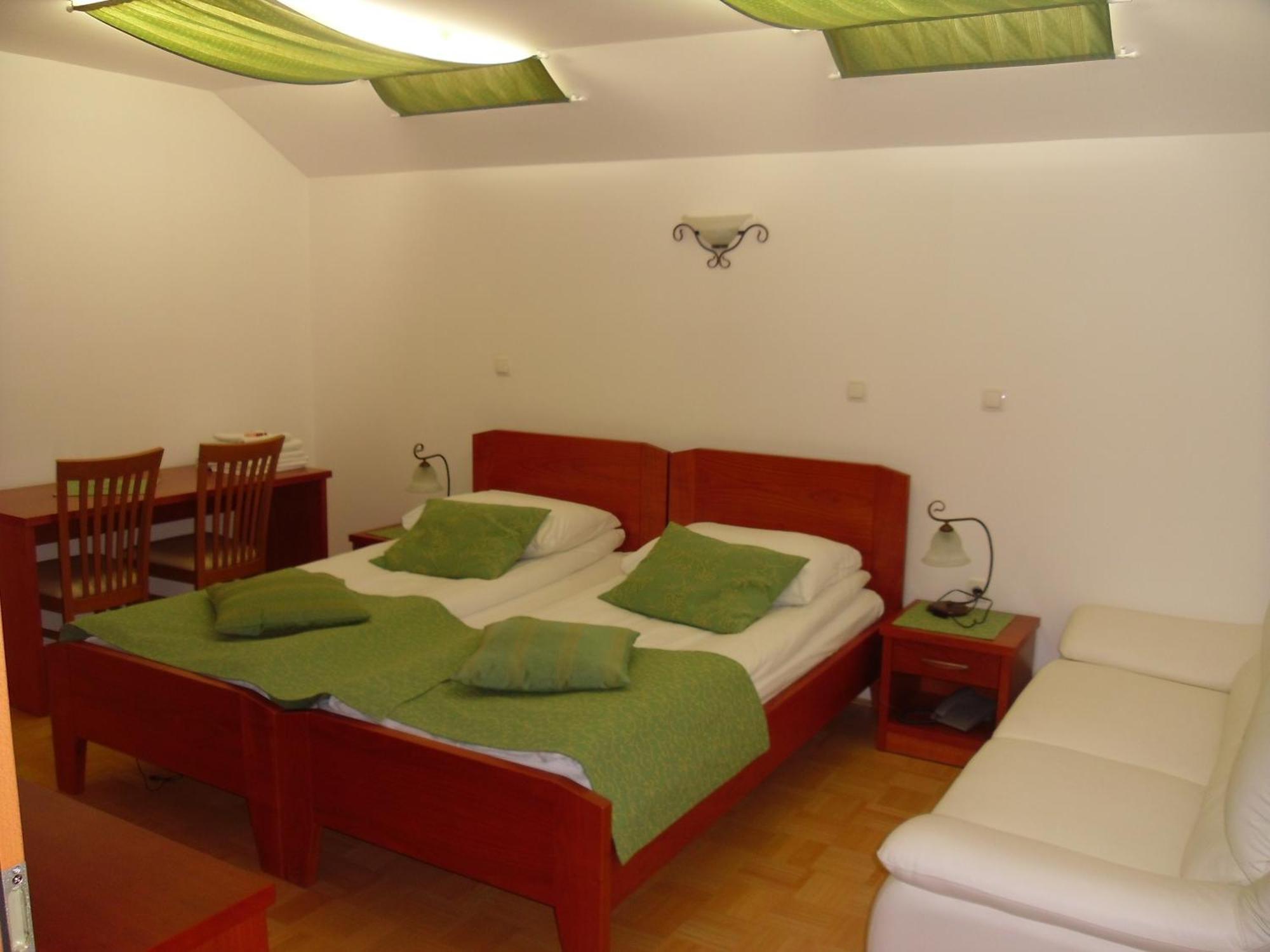 Gostilna In Prenocisce Kocjan Hotell Bizeljsko Rom bilde